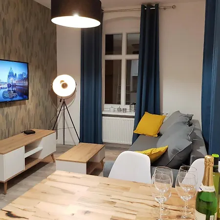 Apartament Przy Placu Piastowskim Jelenia Gora Exterior photo